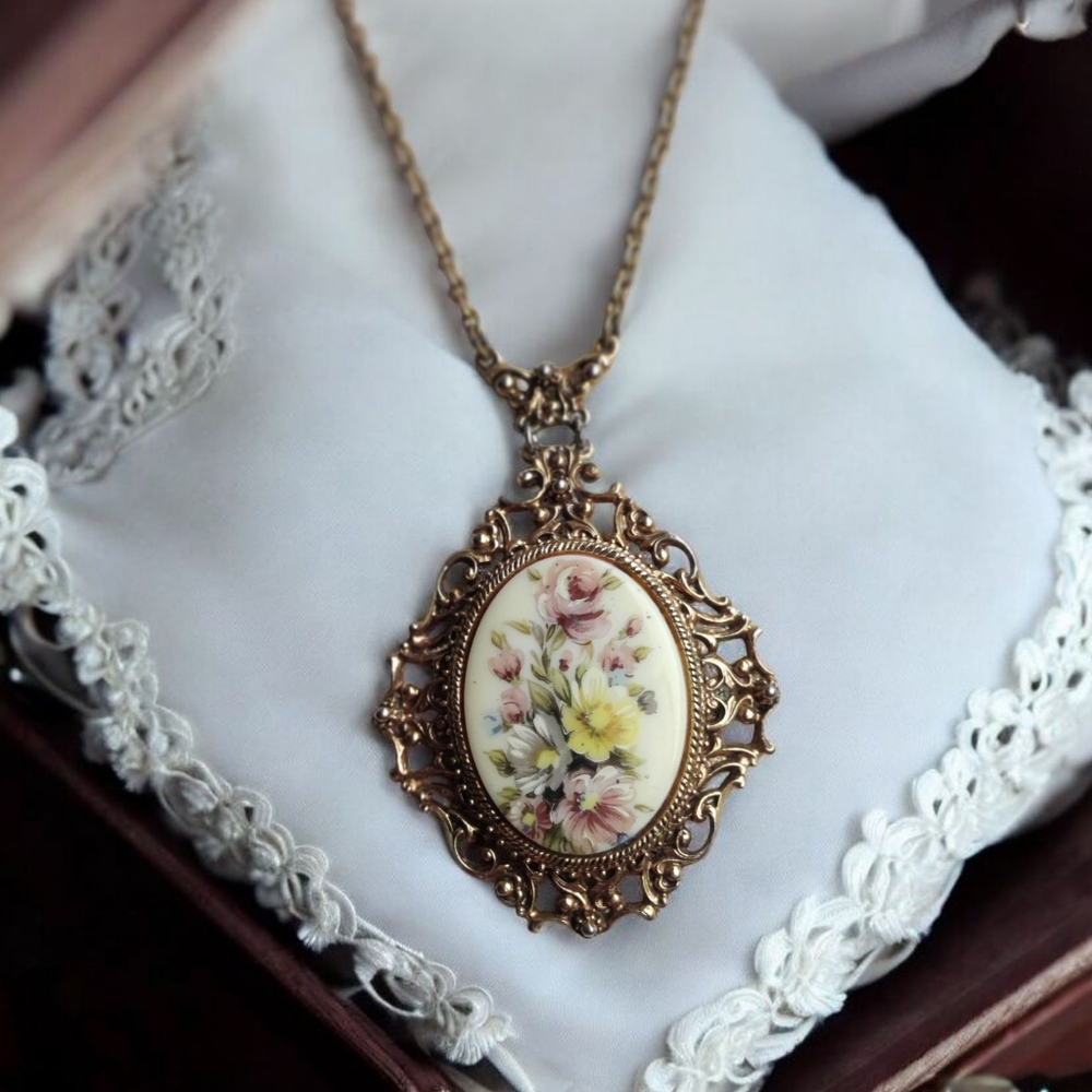 Vintage Florenza Etruscan Revival Floral Cameo pendant necklace